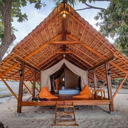 Lihaga Island & Beach Club Serai Ngoại thất bức ảnh