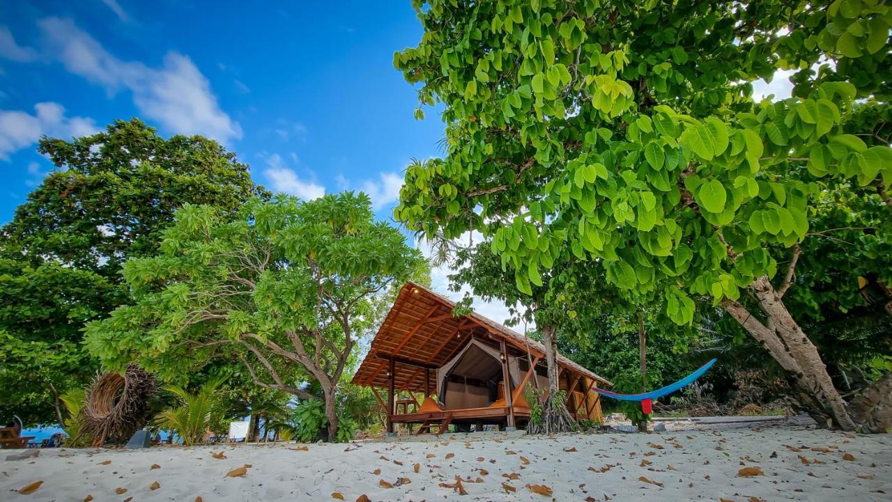 Lihaga Island & Beach Club Serai Ngoại thất bức ảnh