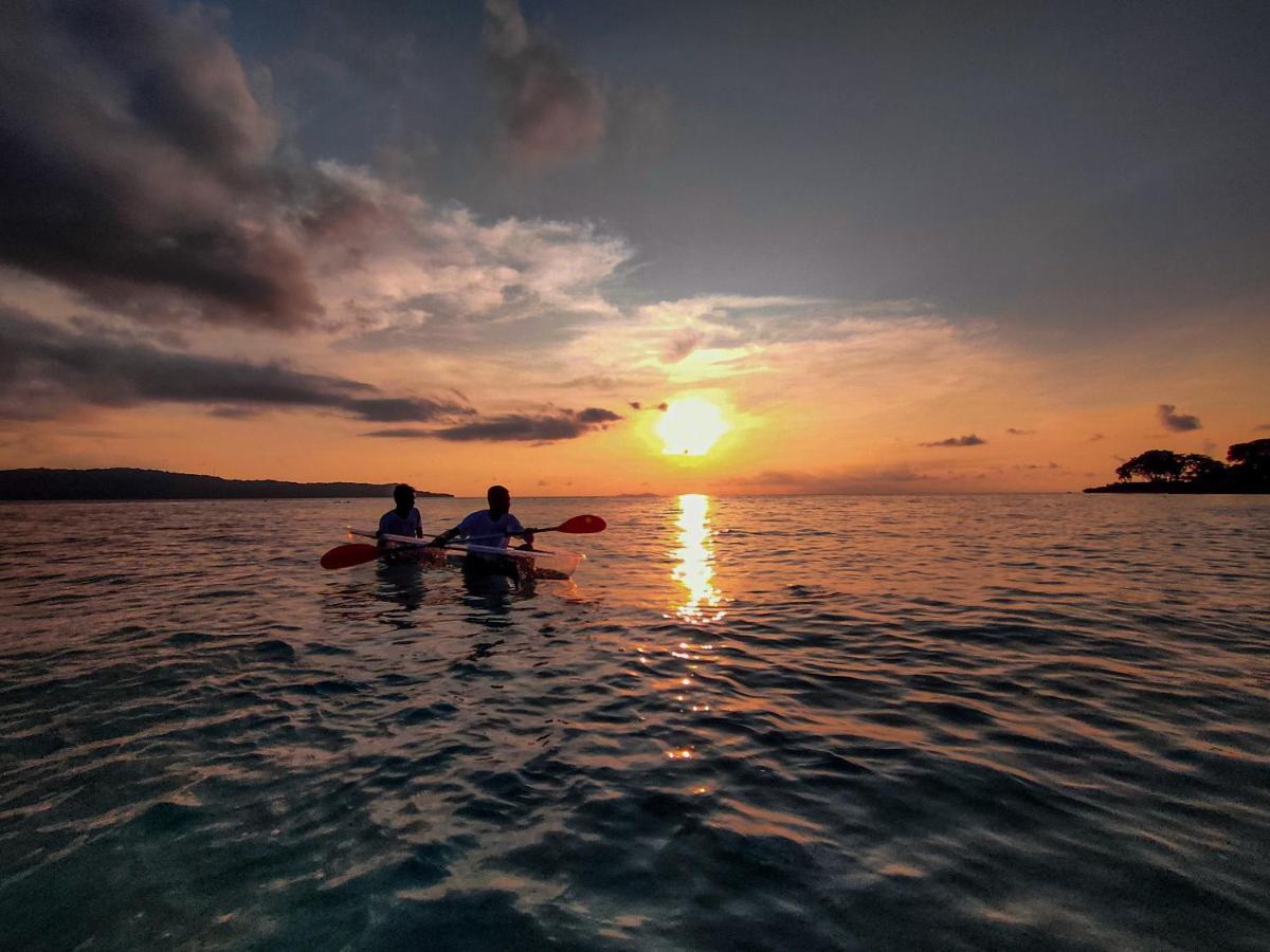 Lihaga Island & Beach Club Serai Ngoại thất bức ảnh